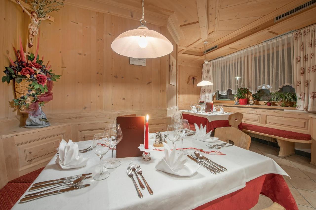 Hotel Theiner Curon Venosta Buitenkant foto