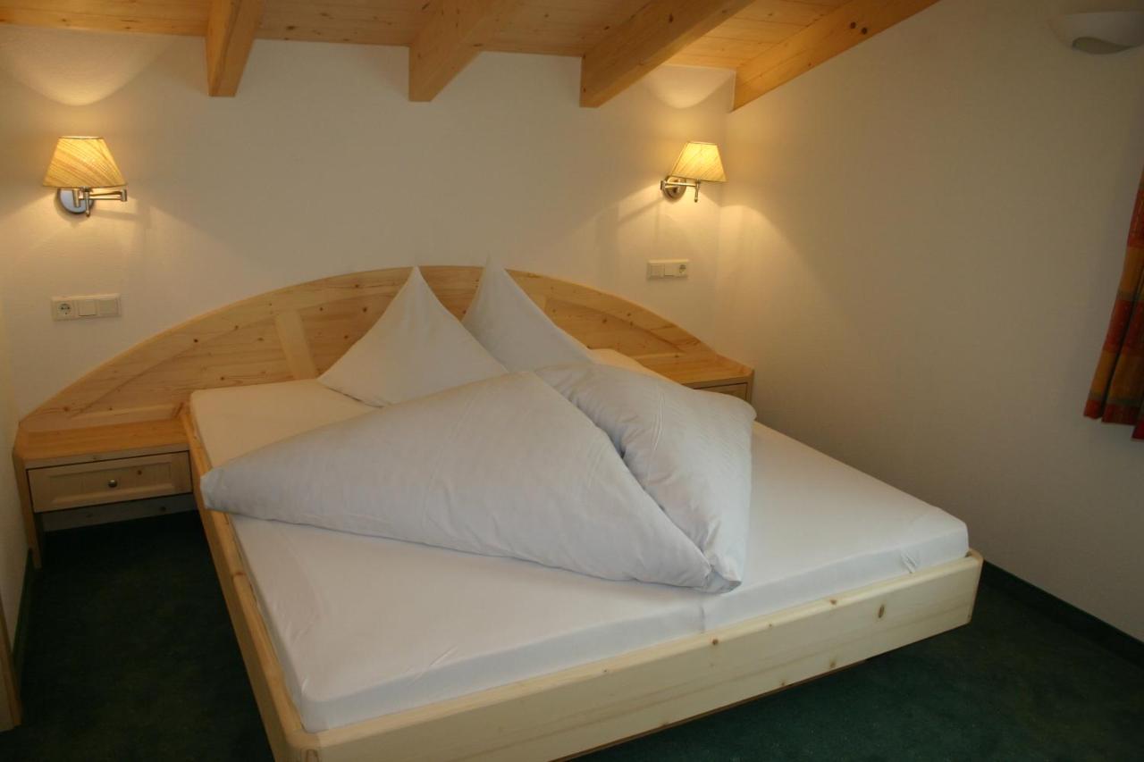 Hotel Theiner Curon Venosta Buitenkant foto