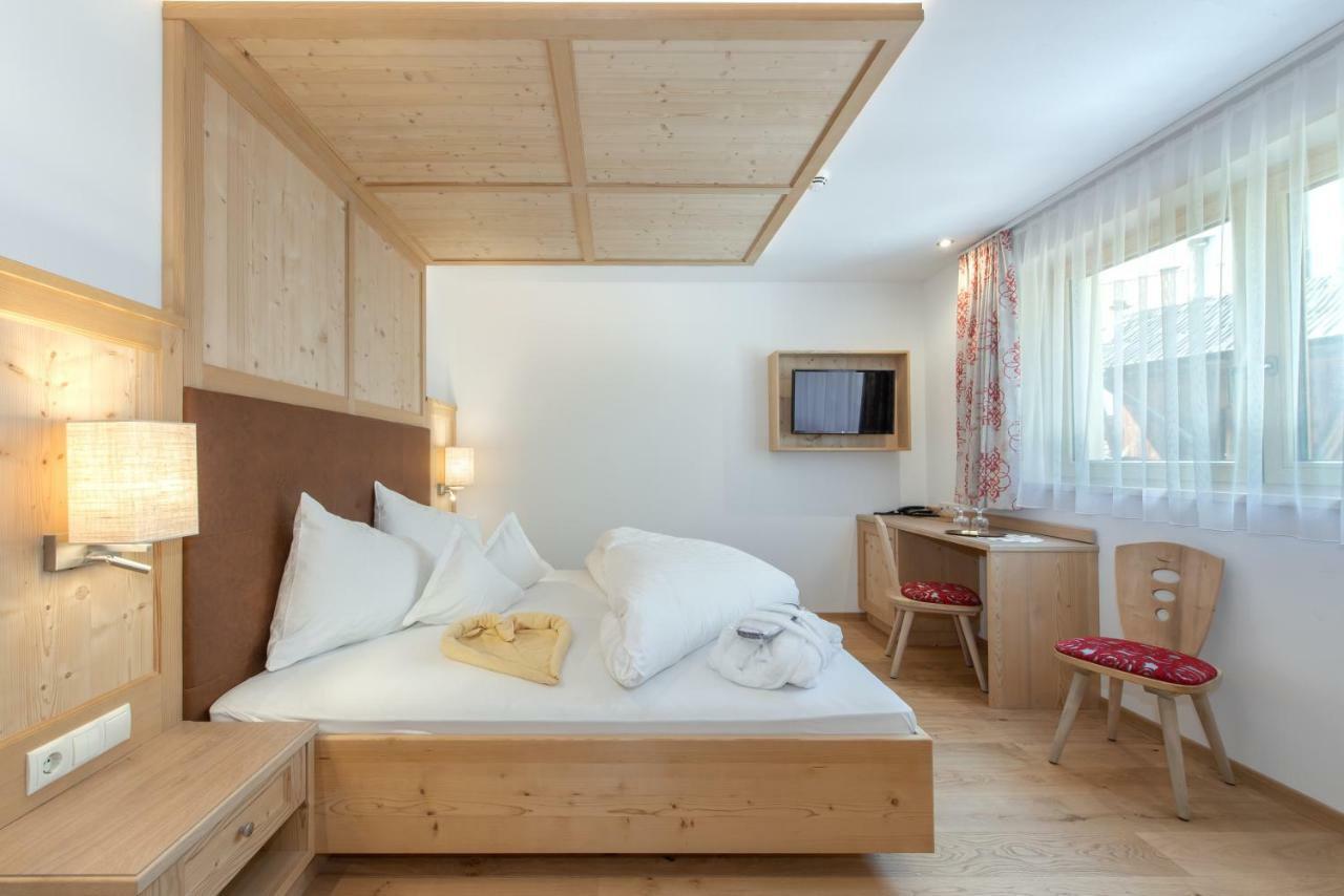 Hotel Theiner Curon Venosta Buitenkant foto