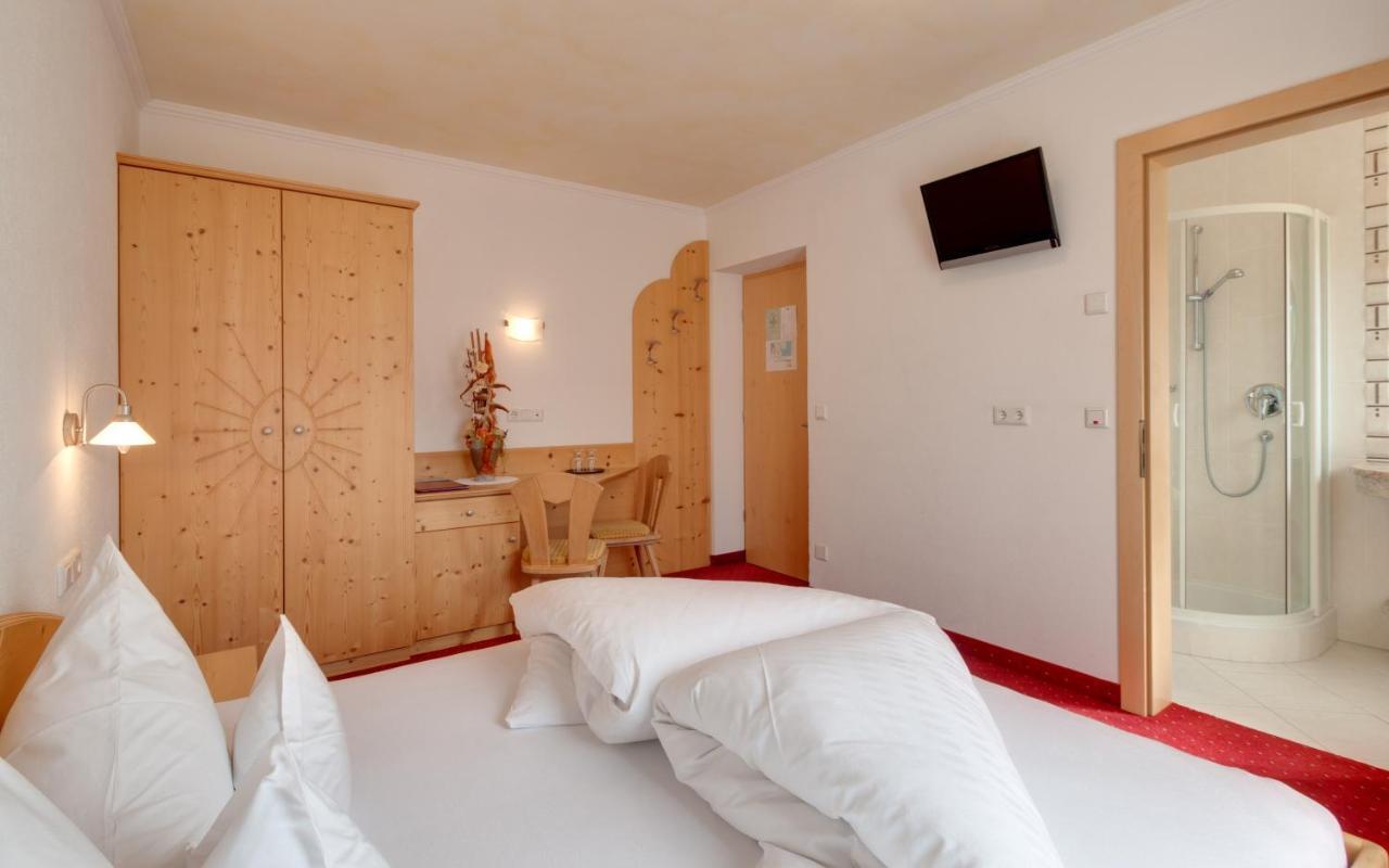 Hotel Theiner Curon Venosta Buitenkant foto