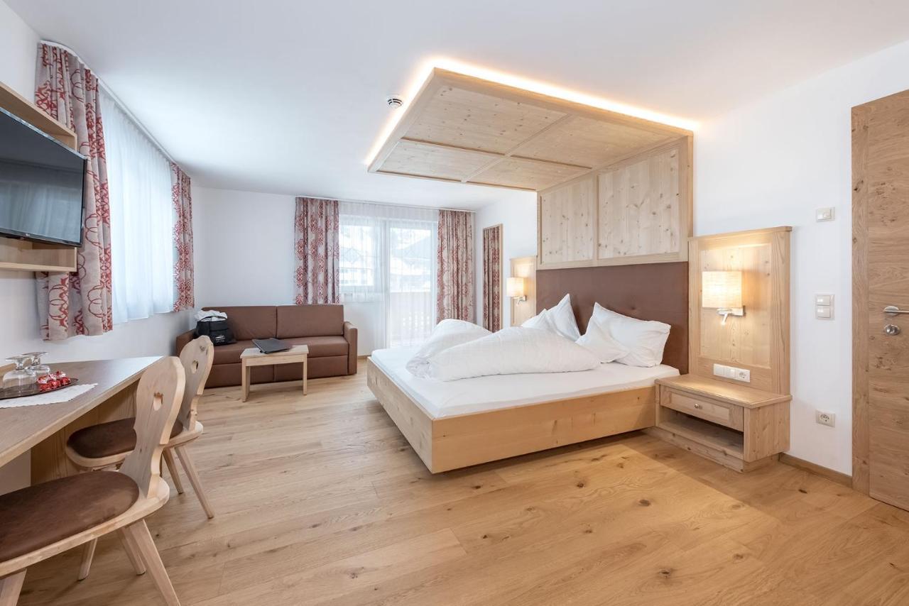 Hotel Theiner Curon Venosta Buitenkant foto