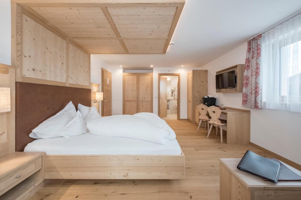 Hotel Theiner Curon Venosta Buitenkant foto